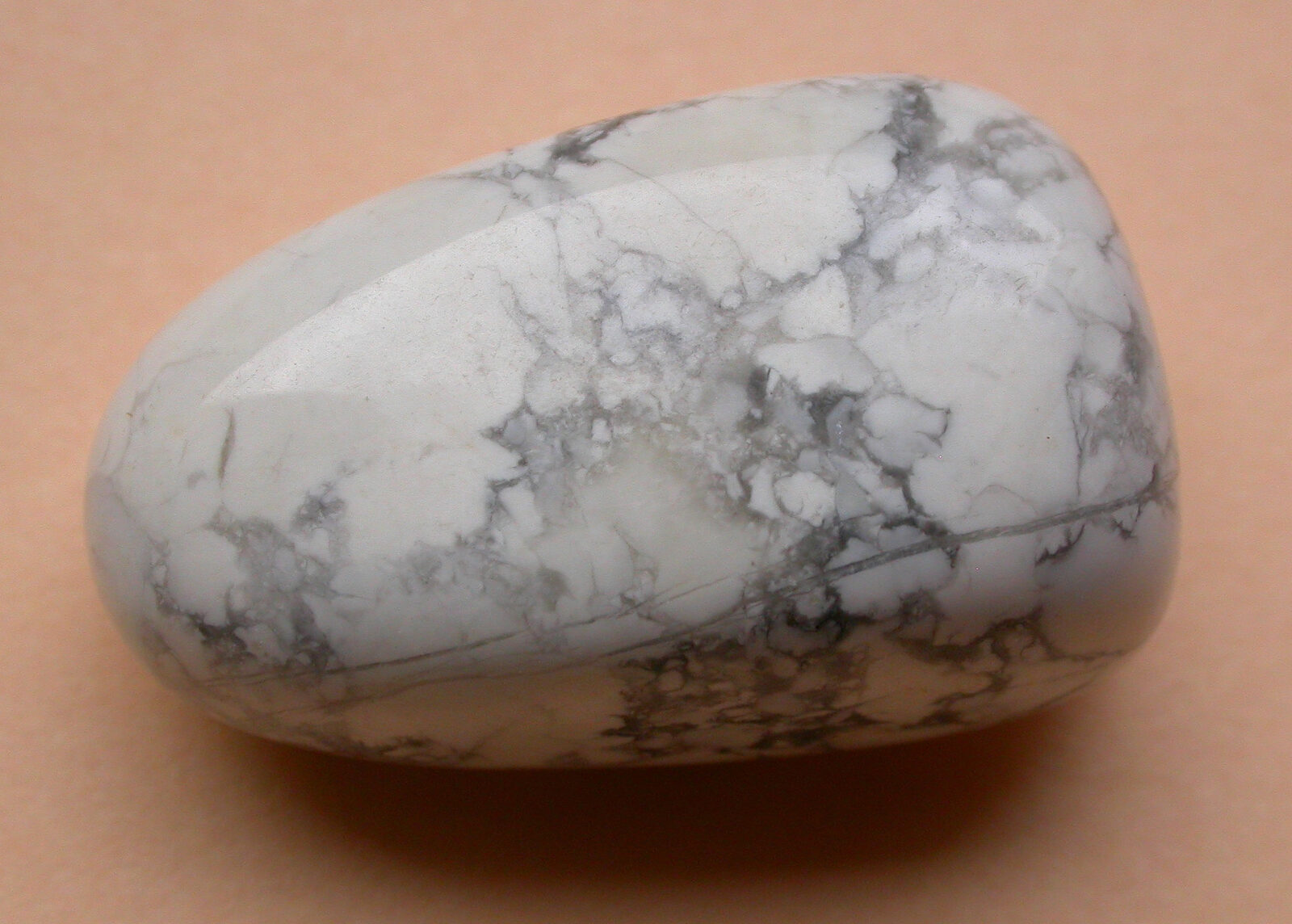 Howlite